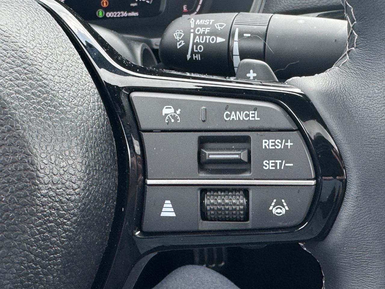 Honda Civic Sedan Hybrid Vehicle Full-screen Gallery Image 24