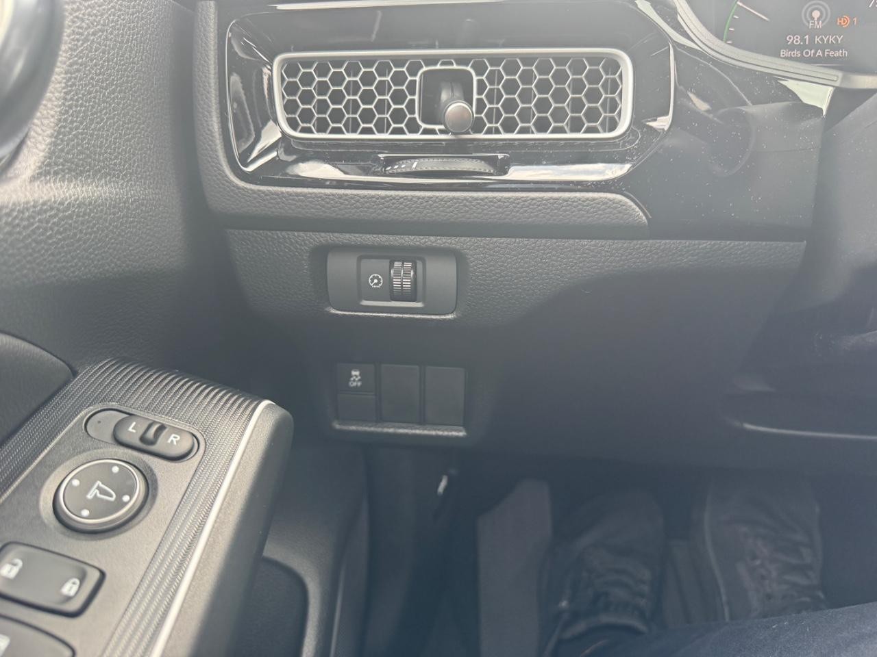 Honda Civic Sedan Hybrid Vehicle Full-screen Gallery Image 28