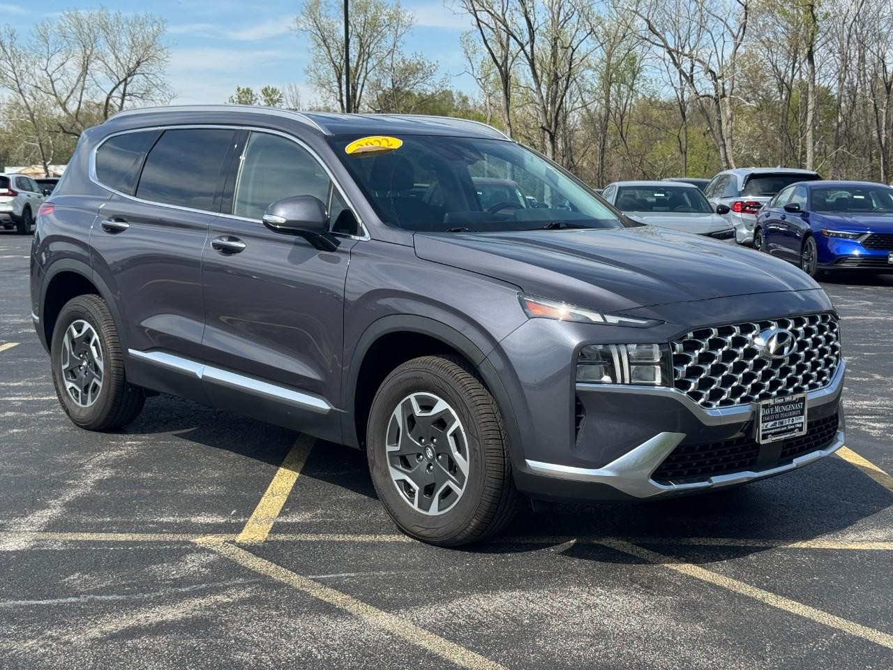 Hyundai Santa Fe Hybrid Vehicle Full-screen Gallery Image 02