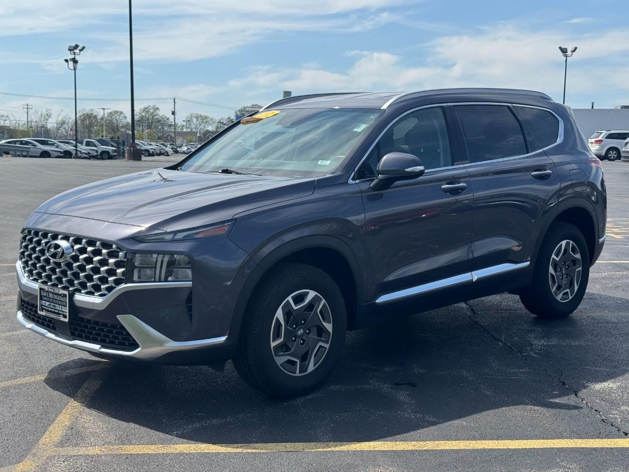 Hyundai Santa Fe Hybrid Vehicle Full-screen Gallery Image 09