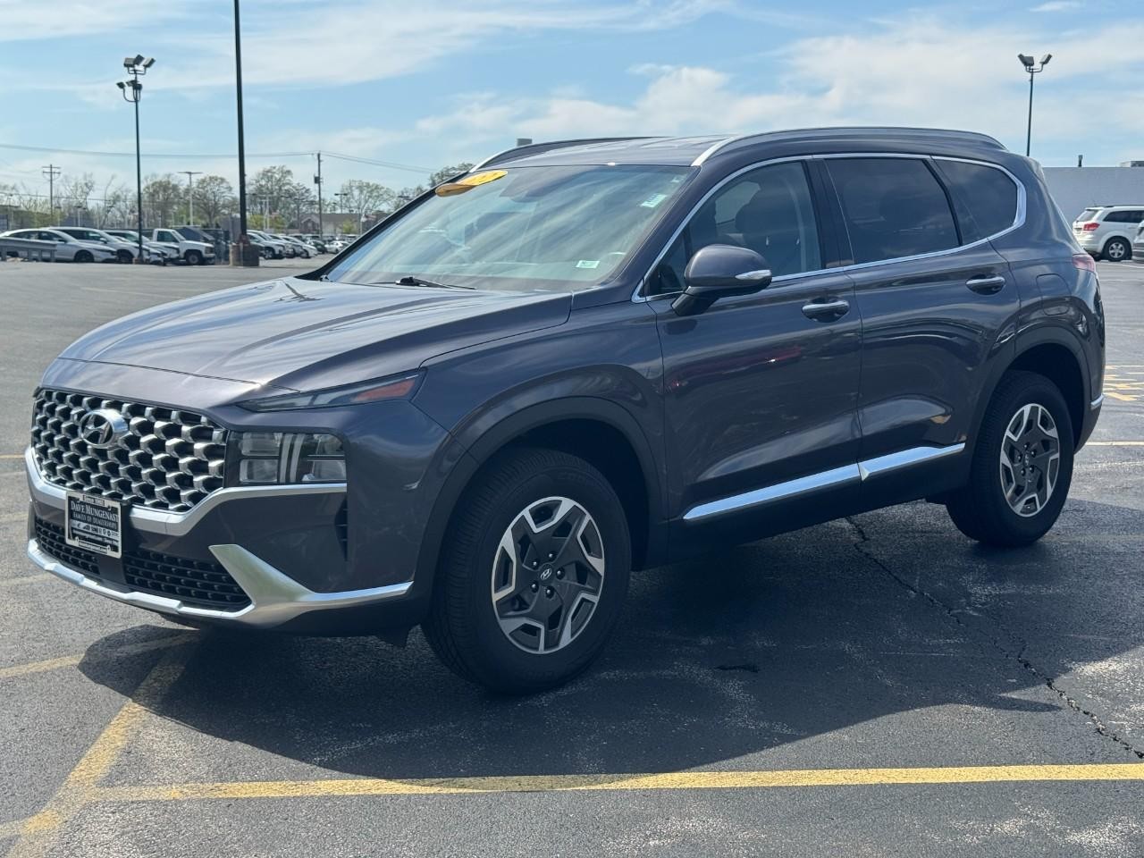 Hyundai Santa Fe Hybrid Vehicle Full-screen Gallery Image 10