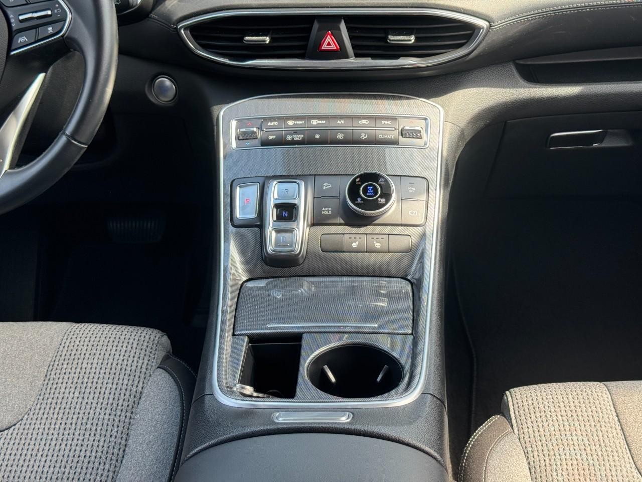 Hyundai Santa Fe Hybrid Vehicle Full-screen Gallery Image 16