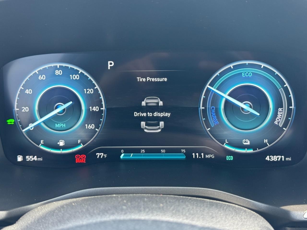 Hyundai Santa Fe Hybrid Vehicle Full-screen Gallery Image 25