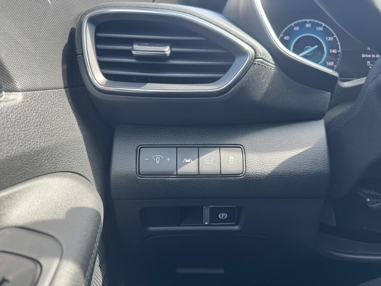 Hyundai Santa Fe Hybrid Vehicle Full-screen Gallery Image 29