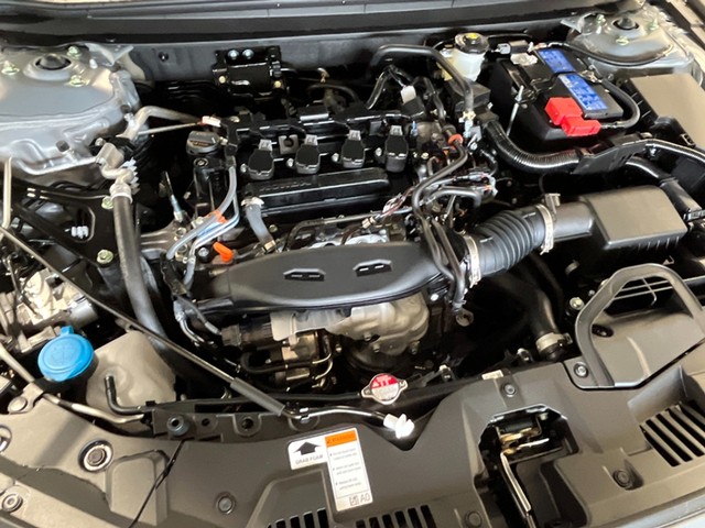 Honda Accord Sedan Vehicle Full-screen Gallery Image 12