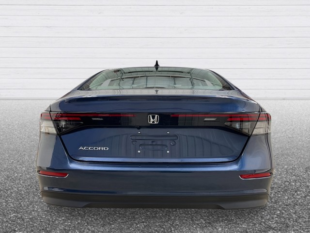 Honda Accord Sedan Vehicle Full-screen Gallery Image 05