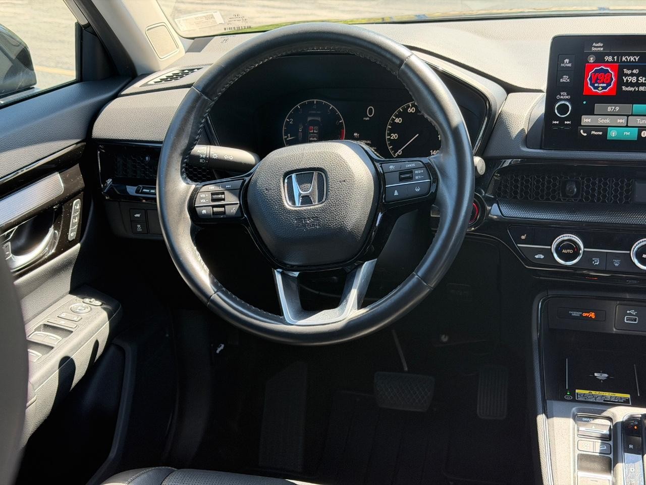 Honda CR-V Vehicle Full-screen Gallery Image 12