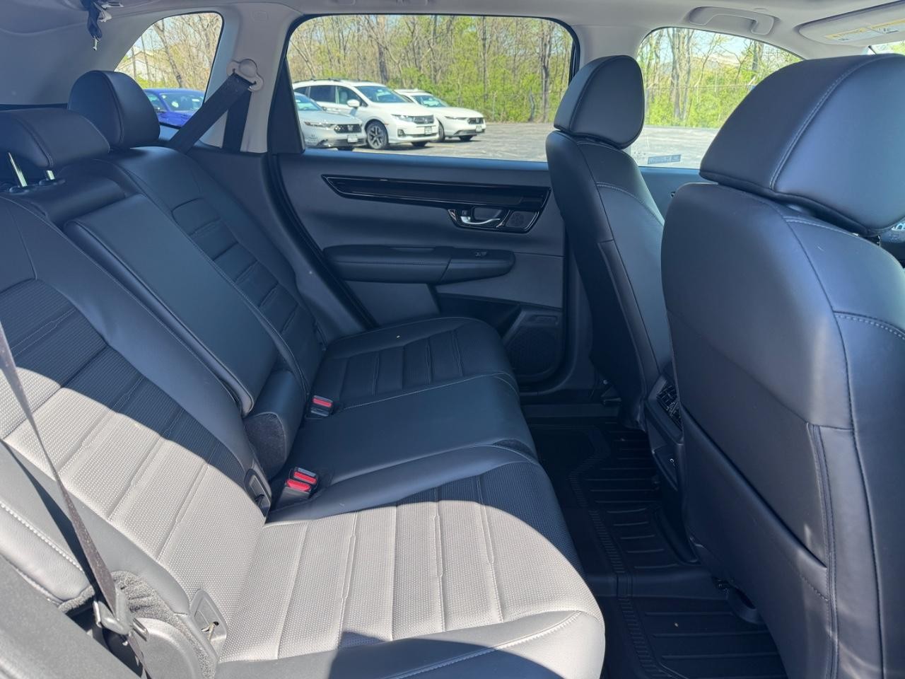 Honda CR-V Vehicle Full-screen Gallery Image 14