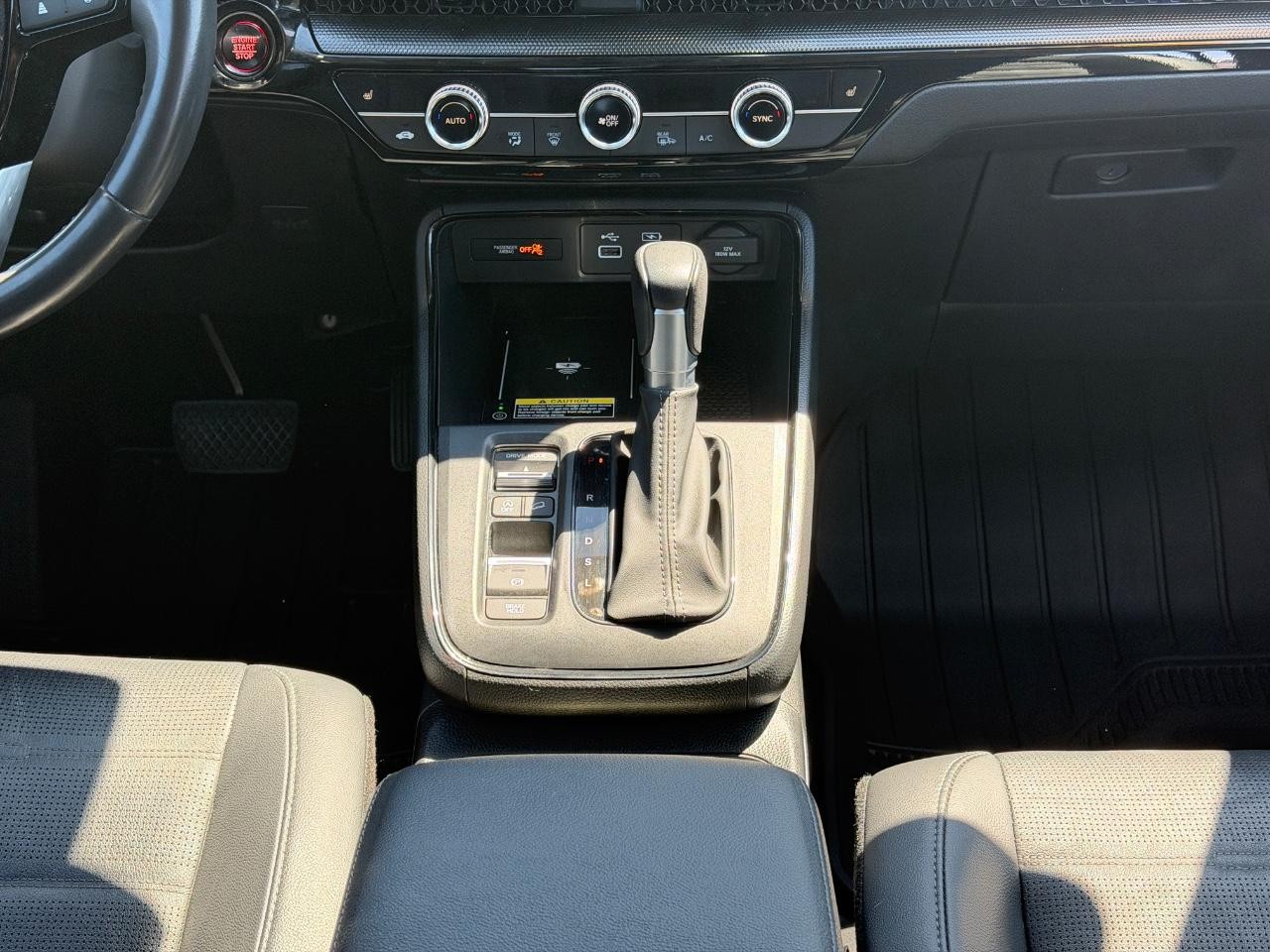 Honda CR-V Vehicle Full-screen Gallery Image 16