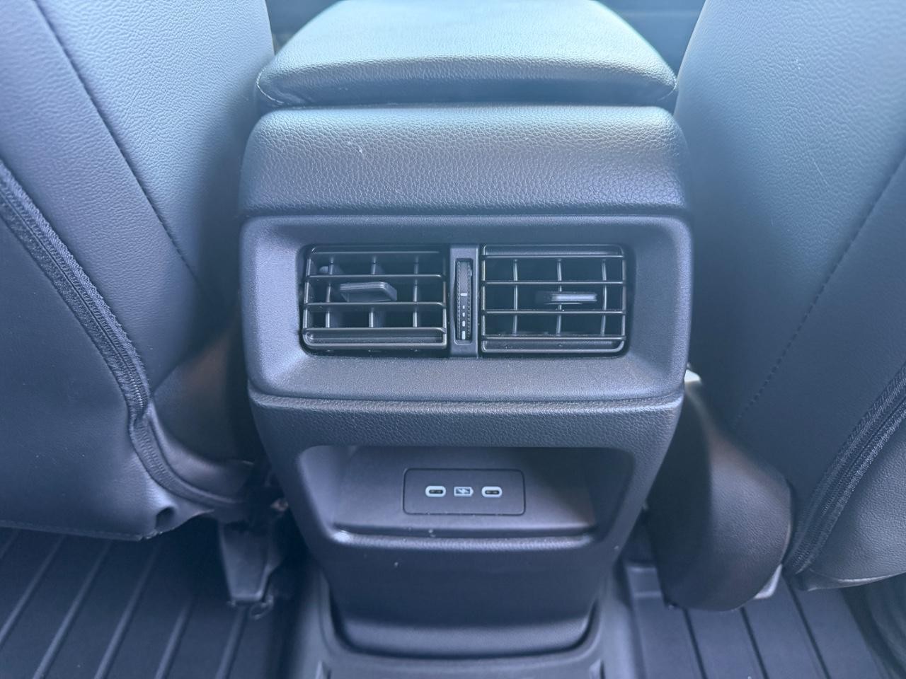 Honda CR-V Vehicle Full-screen Gallery Image 19