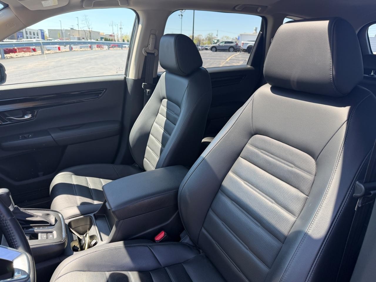 Honda CR-V Vehicle Full-screen Gallery Image 22
