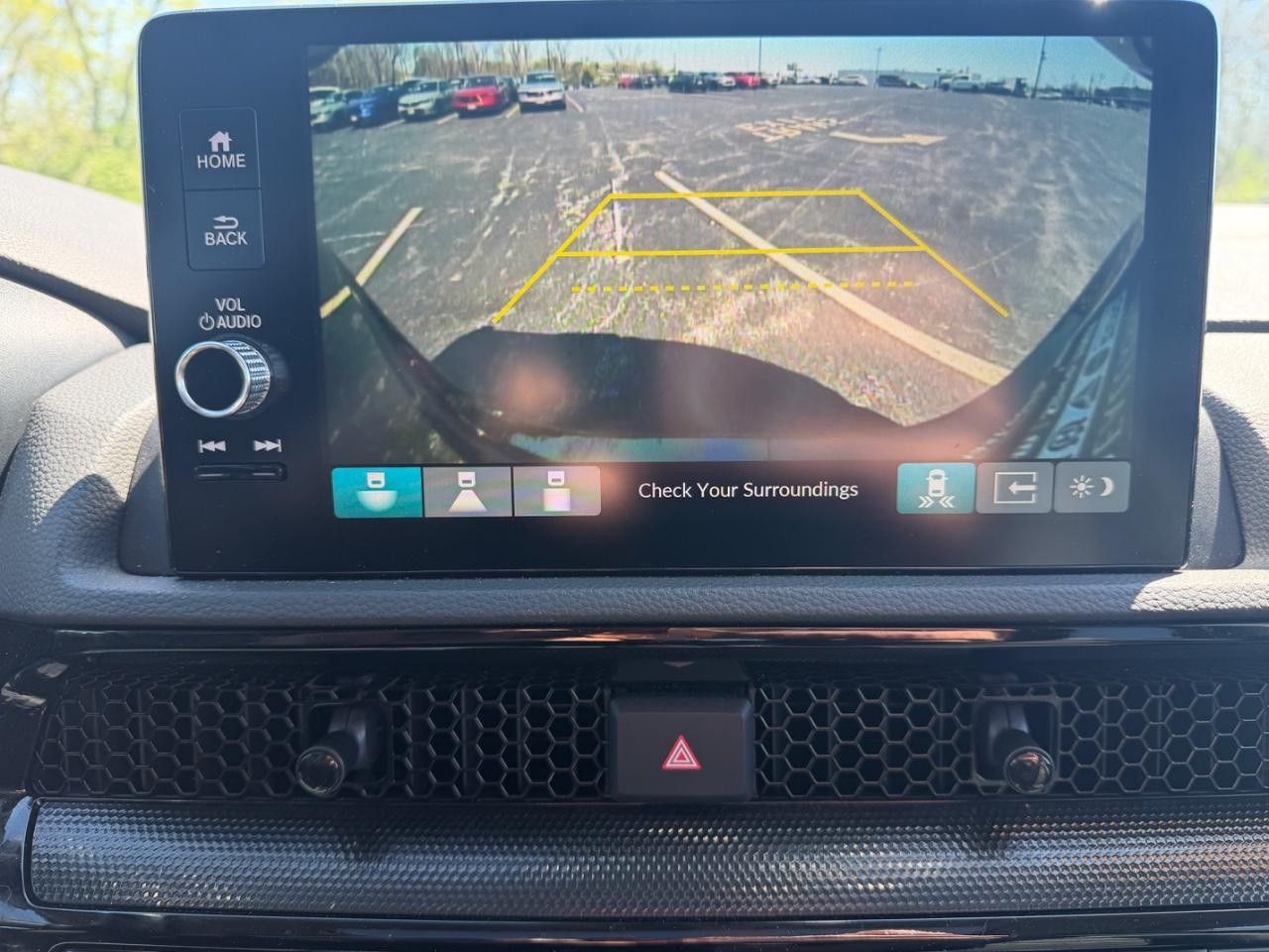 Honda CR-V Vehicle Full-screen Gallery Image 25