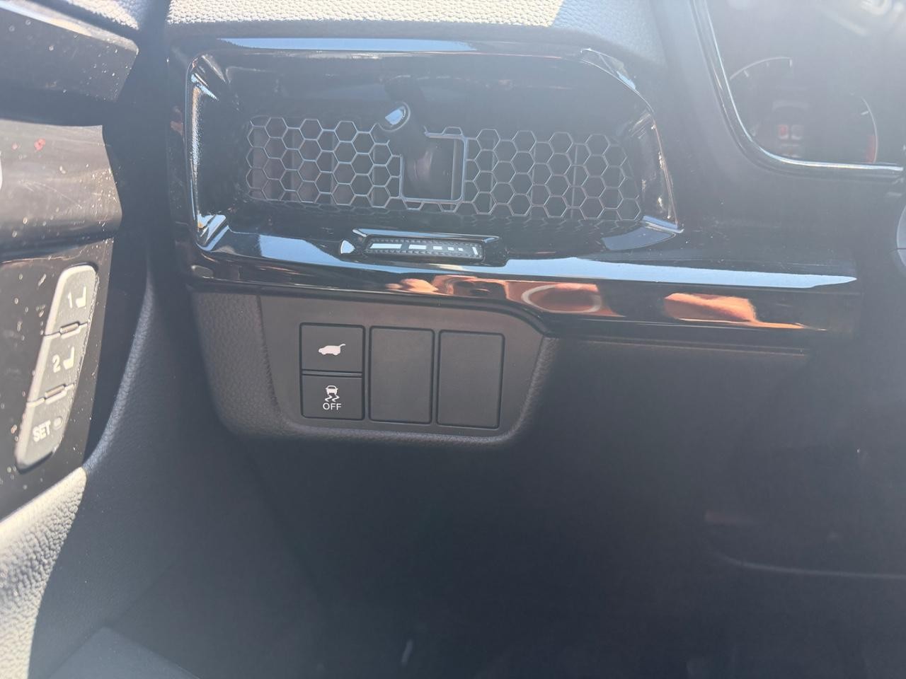 Honda CR-V Vehicle Full-screen Gallery Image 28