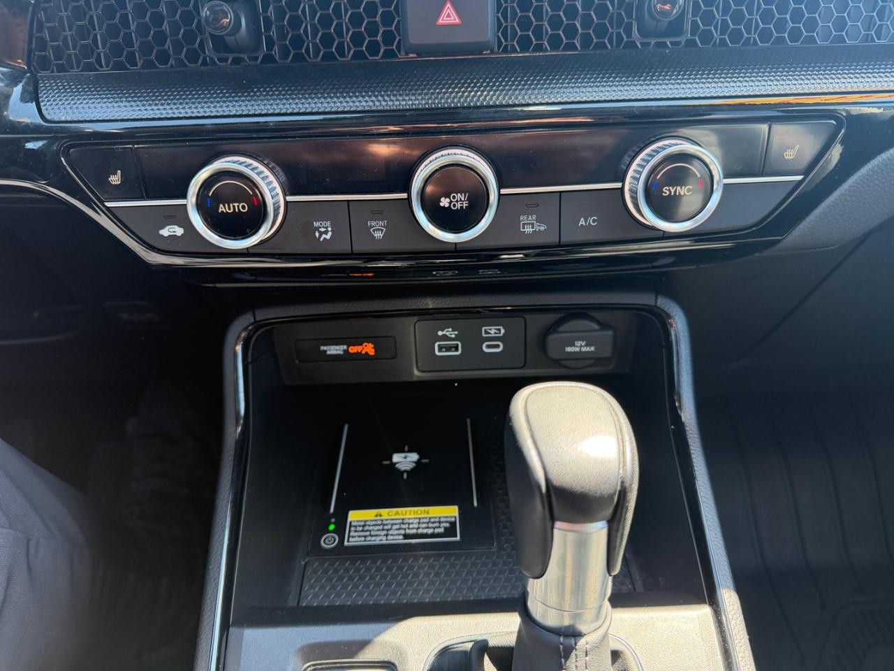 Honda CR-V Vehicle Full-screen Gallery Image 29