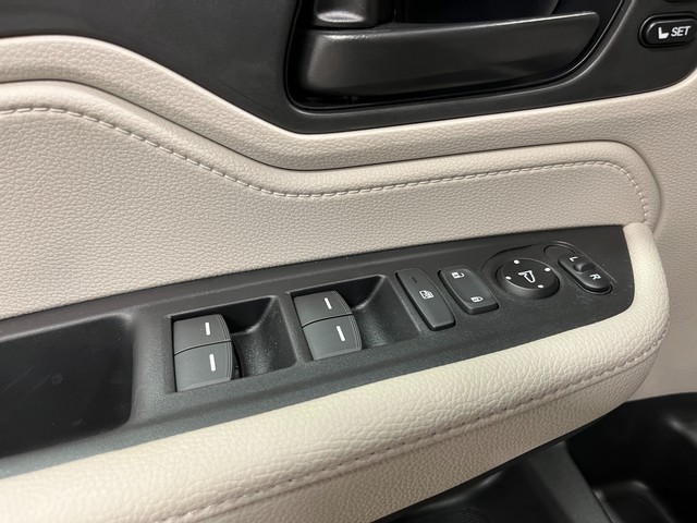 Honda Odyssey Vehicle Full-screen Gallery Image 11