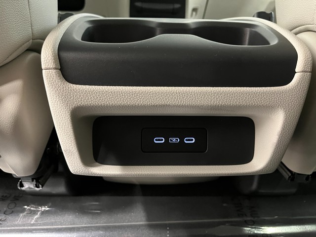 Honda Odyssey Vehicle Full-screen Gallery Image 22