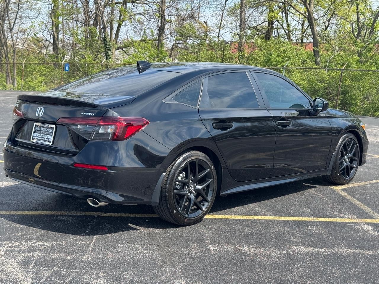 Honda Civic Sedan Vehicle Full-screen Gallery Image 04