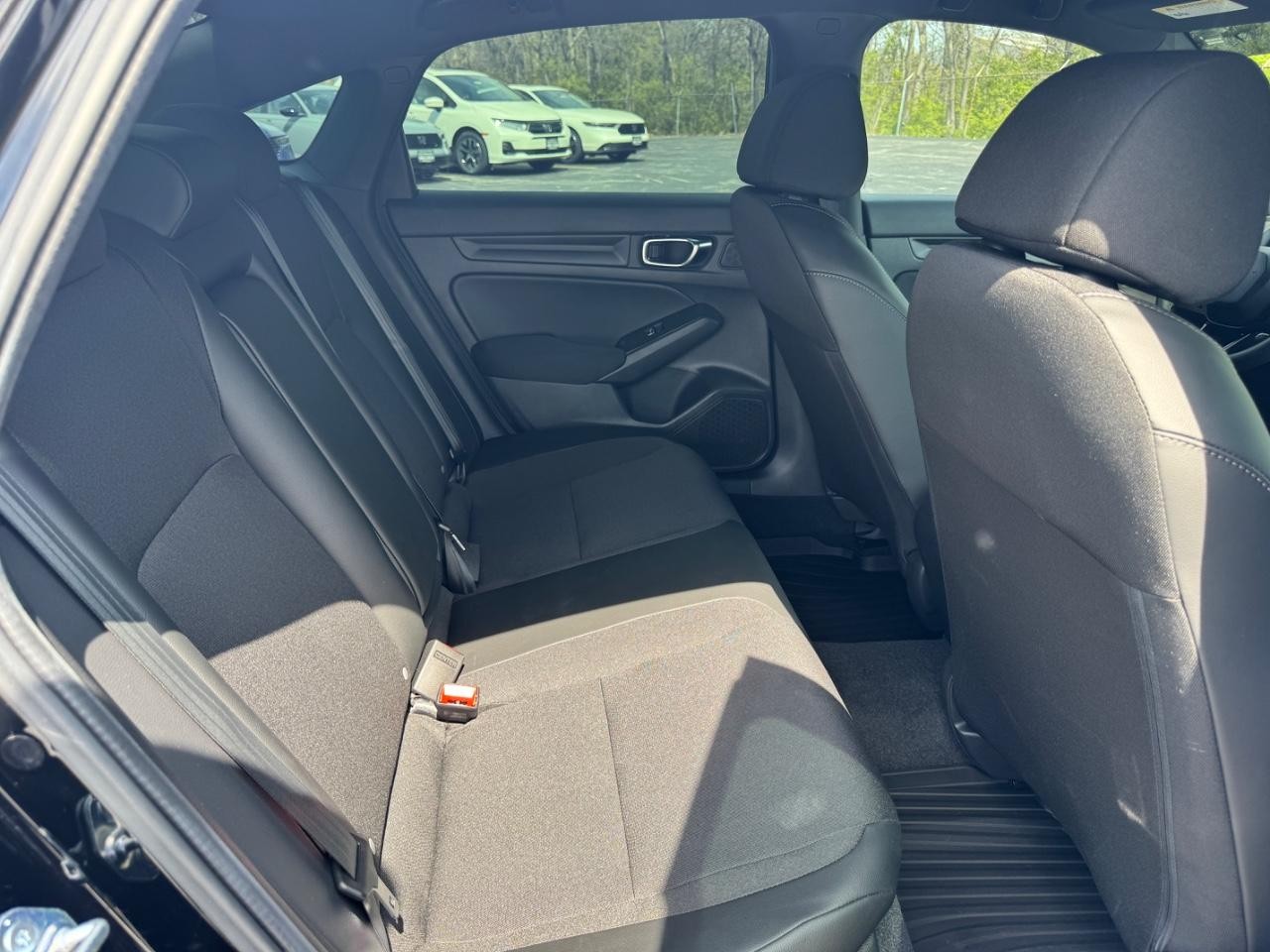 Honda Civic Sedan Vehicle Full-screen Gallery Image 09