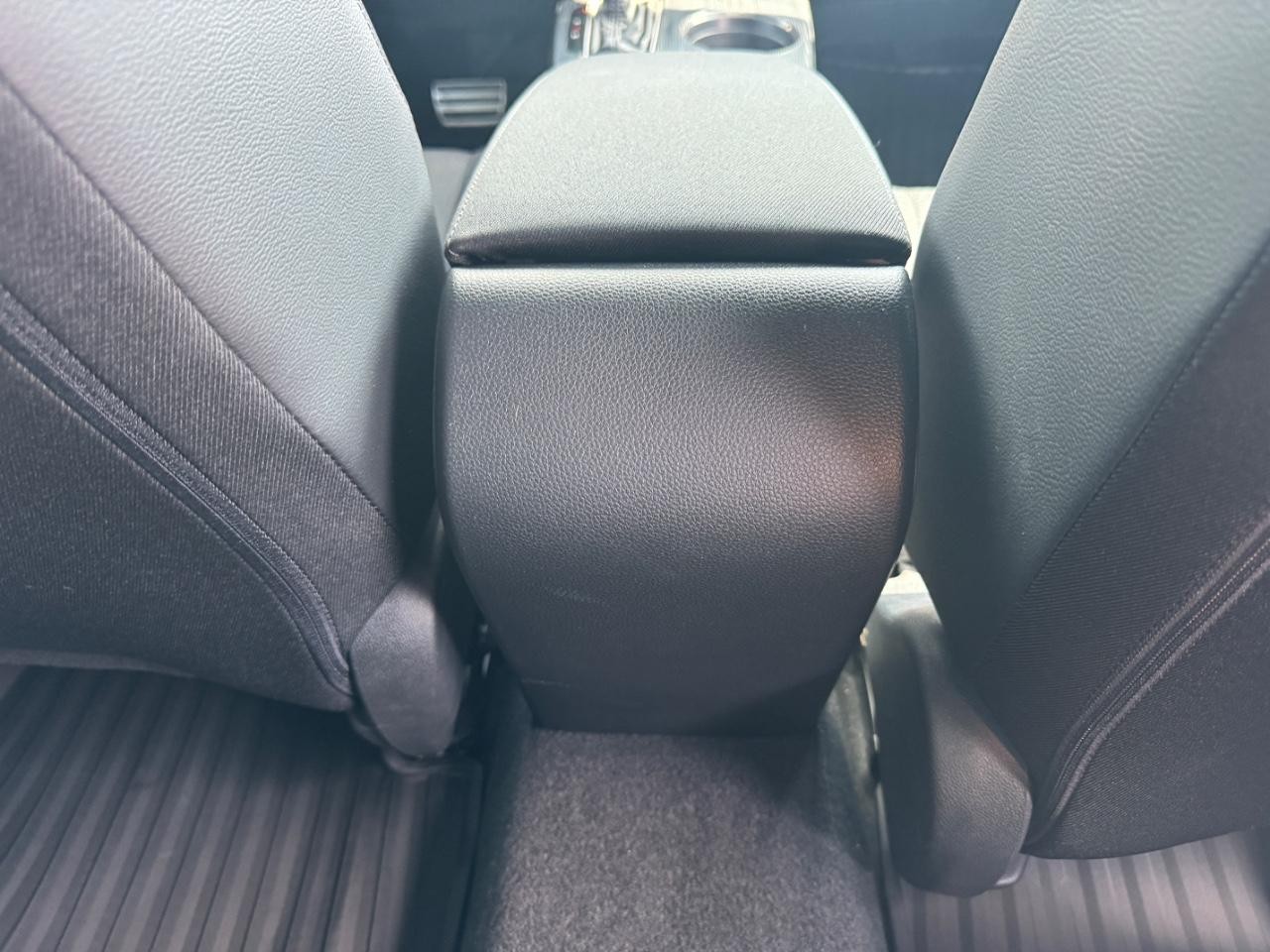 Honda Civic Sedan Vehicle Full-screen Gallery Image 15