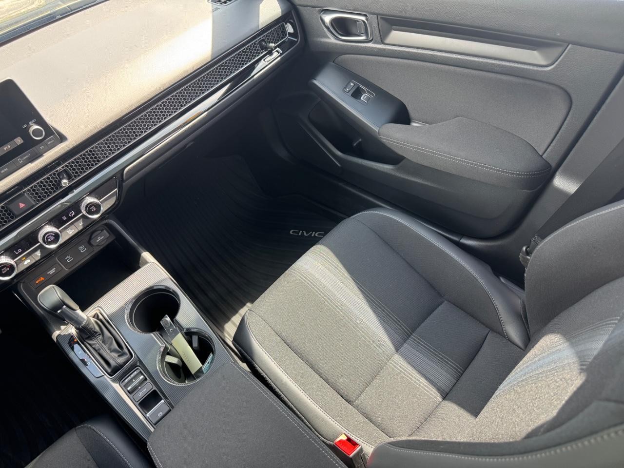 Honda Civic Sedan Vehicle Full-screen Gallery Image 16
