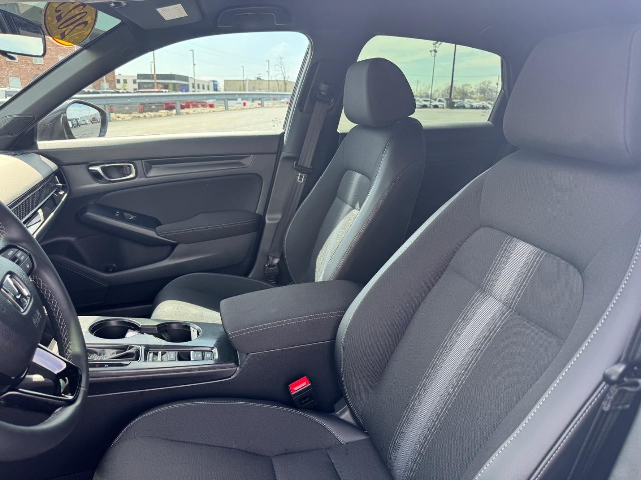 Honda Civic Sedan Vehicle Full-screen Gallery Image 20