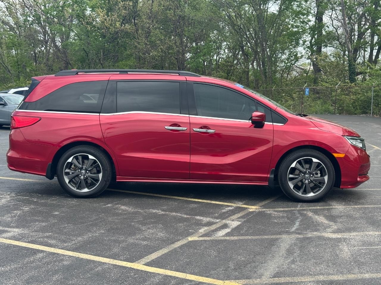 Honda Odyssey Vehicle Full-screen Gallery Image 03