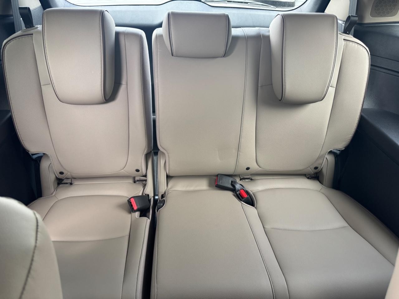 Honda Odyssey Vehicle Full-screen Gallery Image 12
