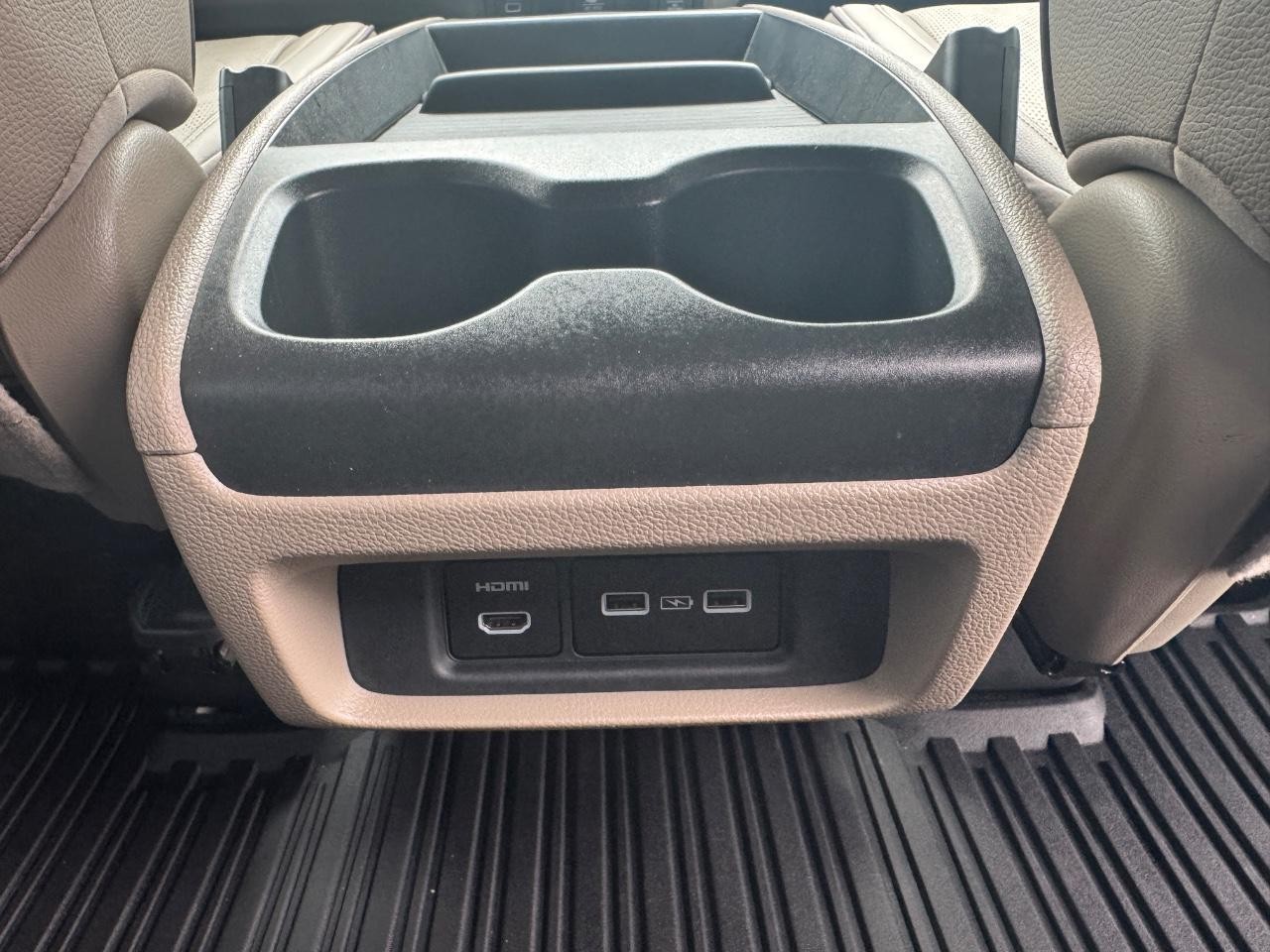 Honda Odyssey Vehicle Full-screen Gallery Image 18