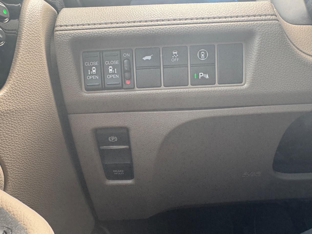 Honda Odyssey Vehicle Full-screen Gallery Image 31