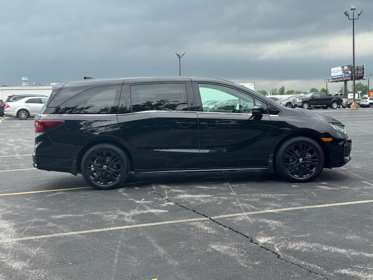 Honda Odyssey Vehicle Full-screen Gallery Image 13