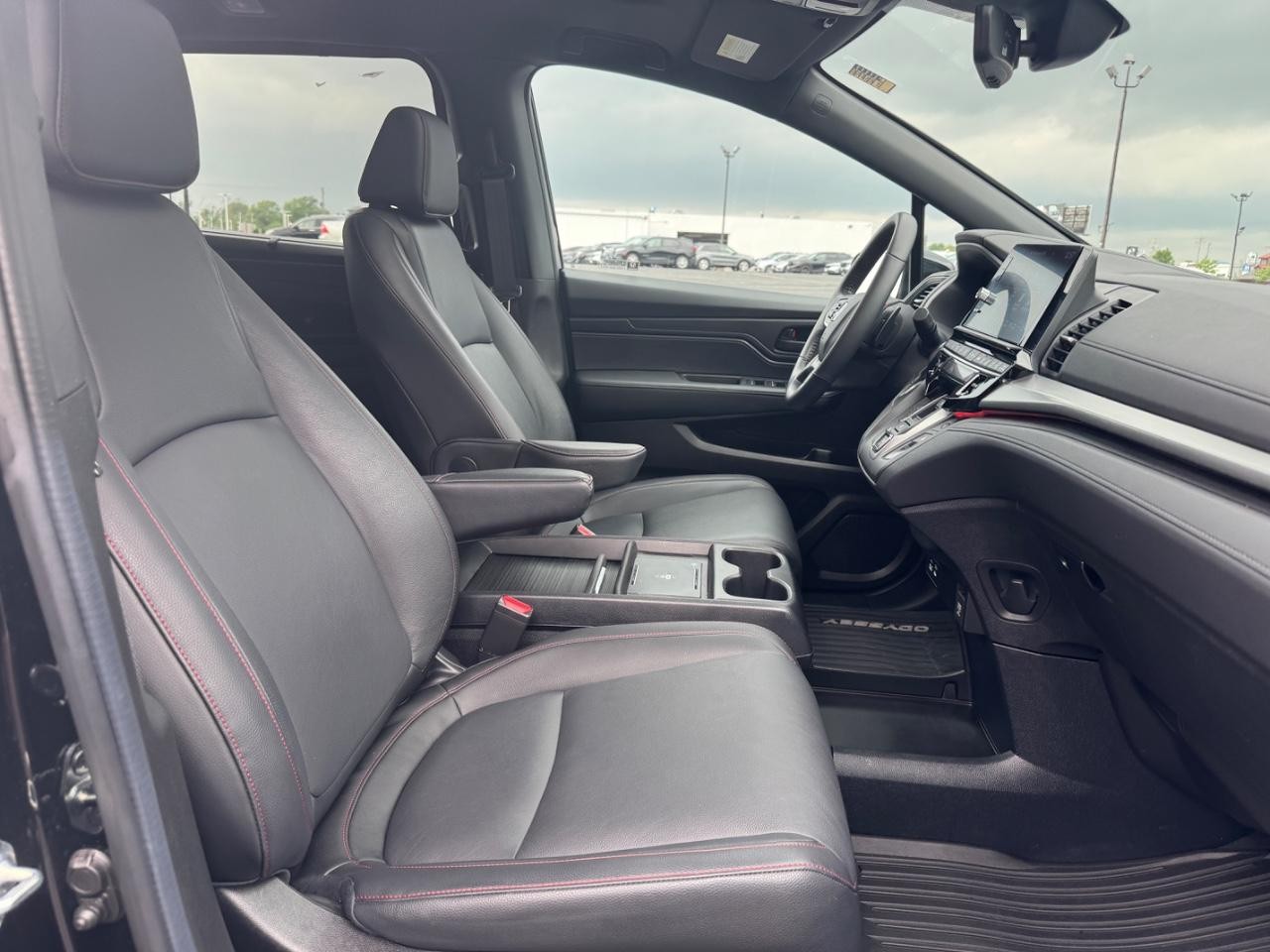 Honda Odyssey Vehicle Full-screen Gallery Image 27