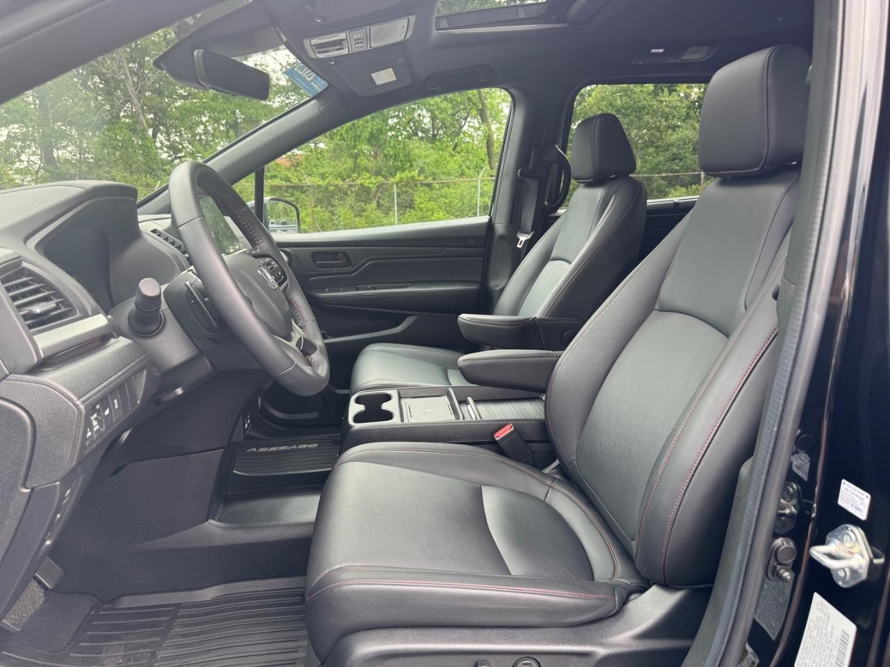 Honda Odyssey Vehicle Full-screen Gallery Image 28