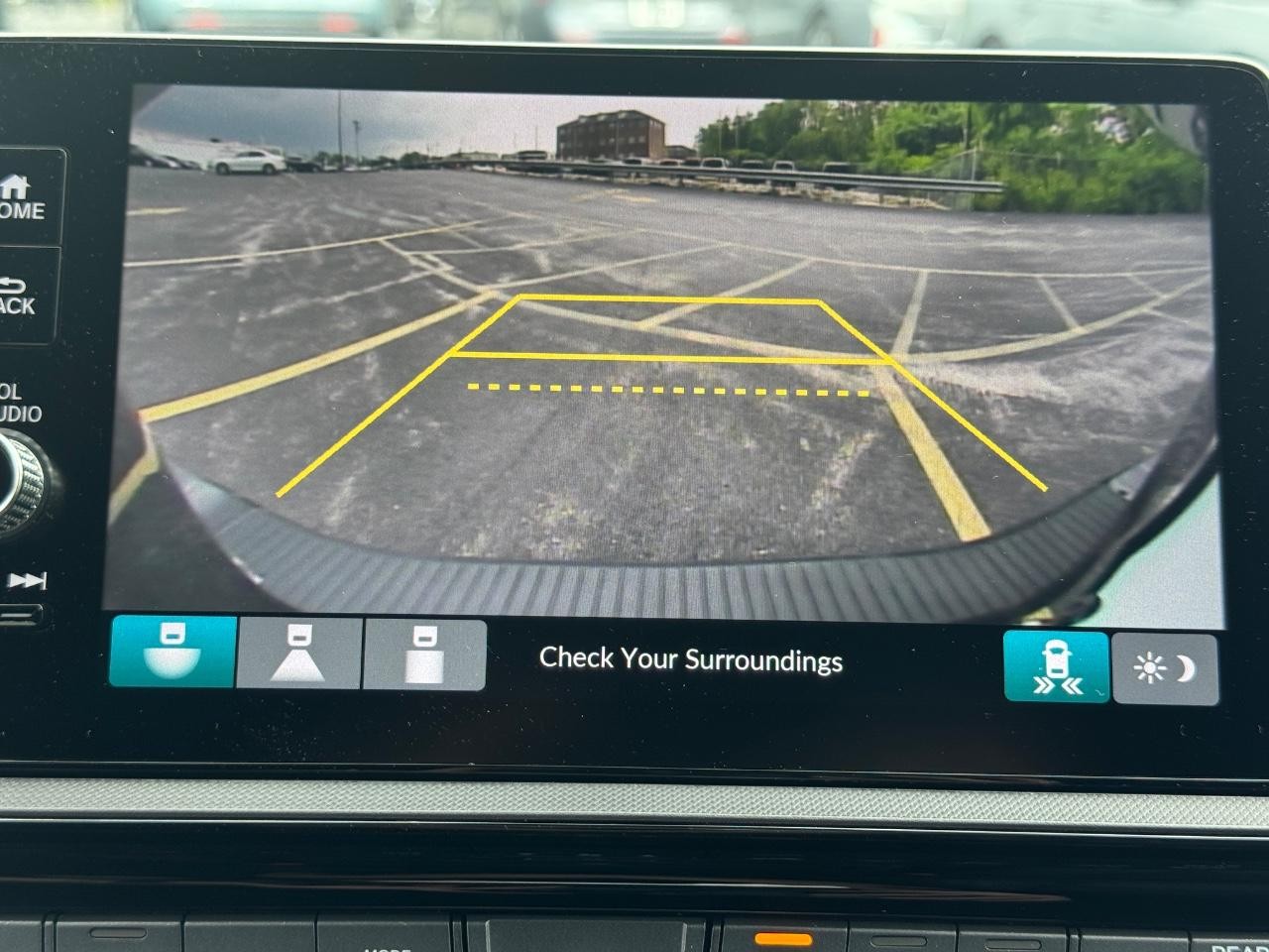 Honda Odyssey Vehicle Full-screen Gallery Image 31