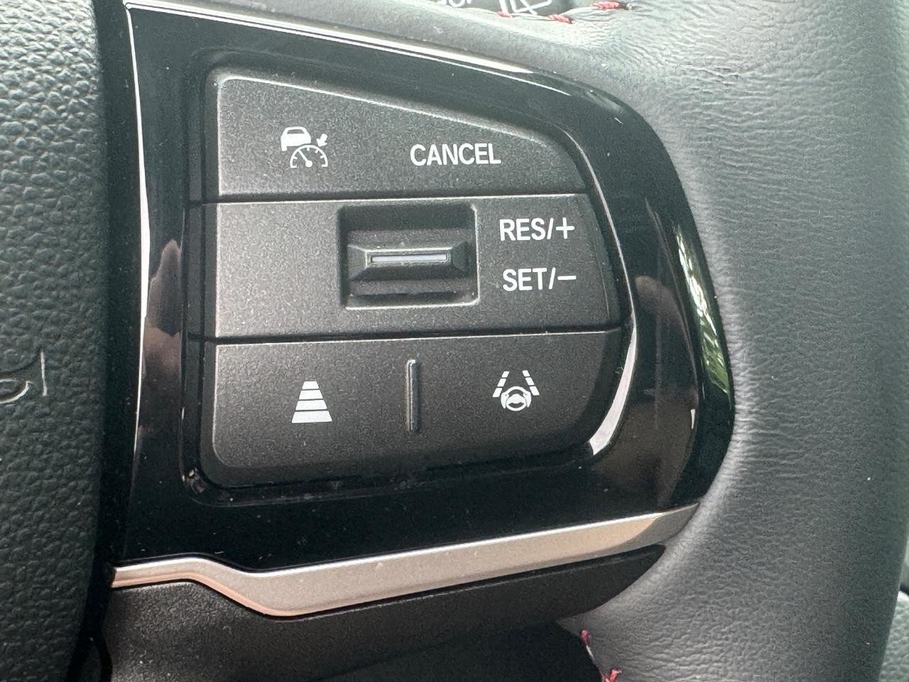 Honda Odyssey Vehicle Full-screen Gallery Image 32