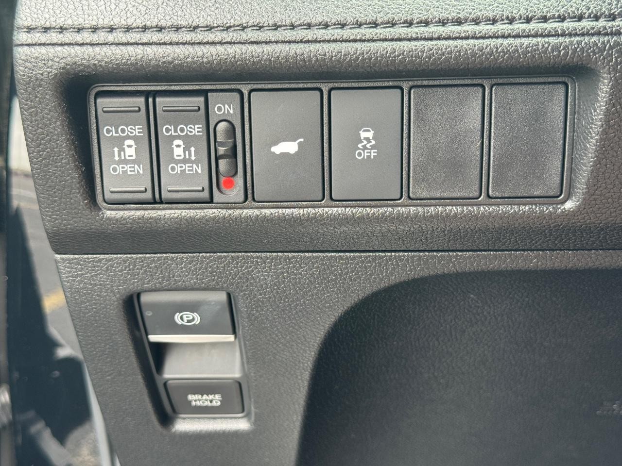 Honda Odyssey Vehicle Full-screen Gallery Image 34