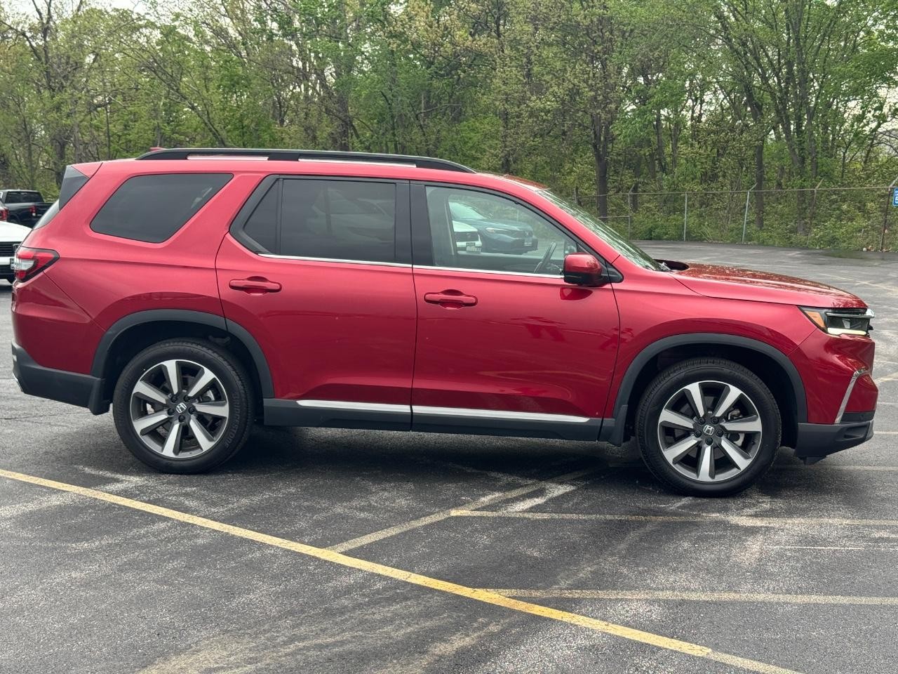 Honda Pilot Vehicle Full-screen Gallery Image 03