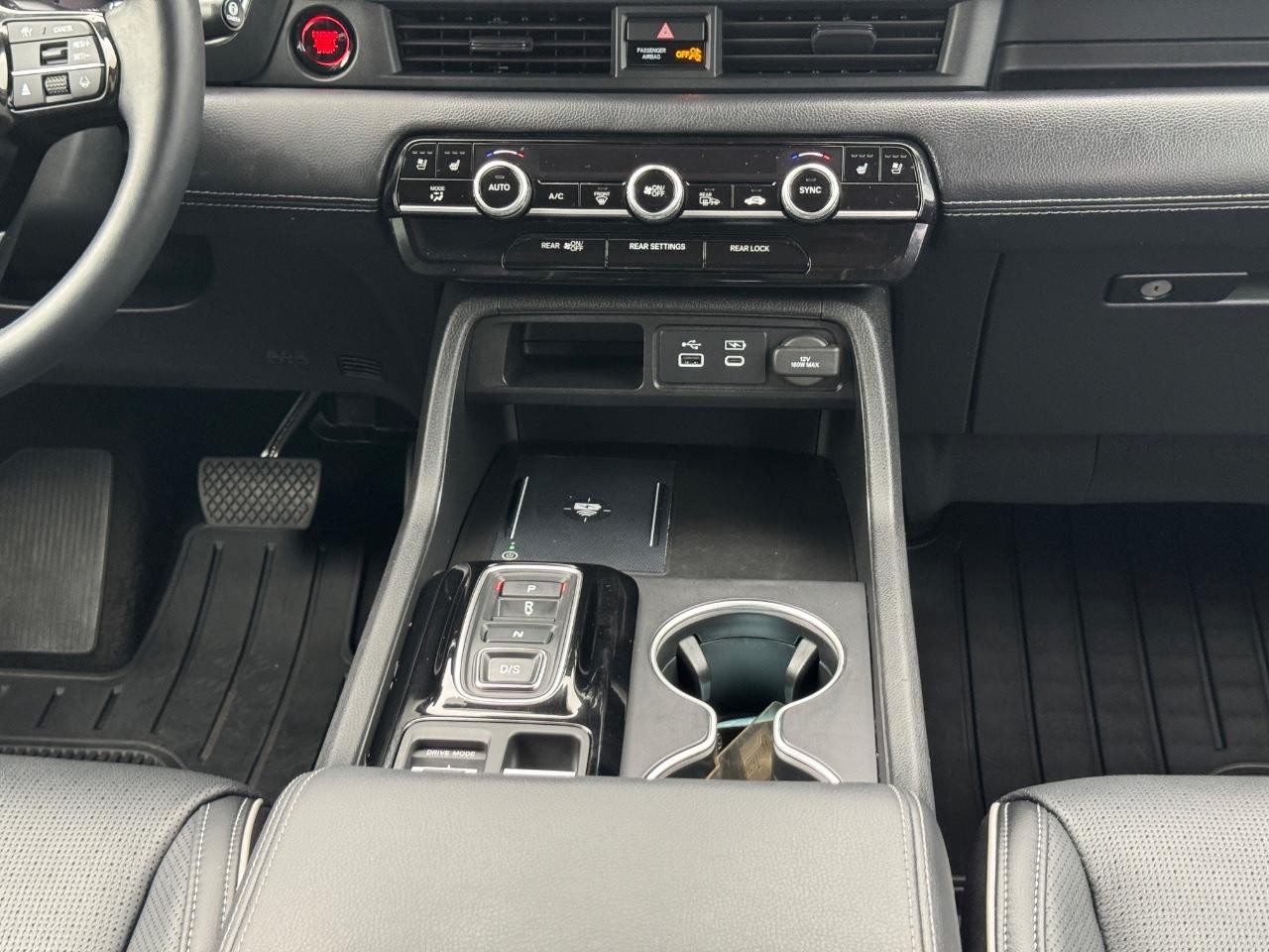 Honda Pilot Vehicle Full-screen Gallery Image 13