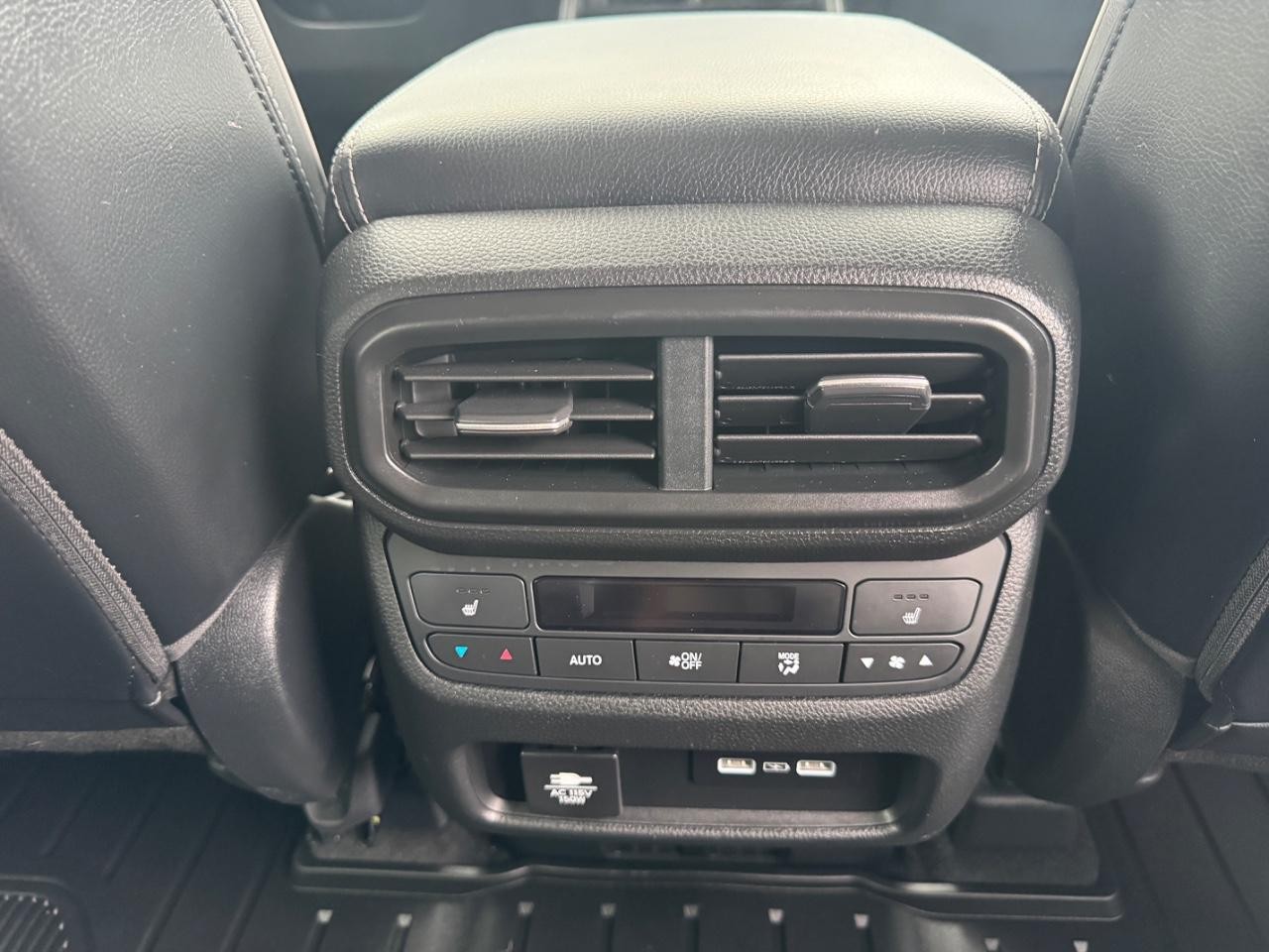 Honda Pilot Vehicle Full-screen Gallery Image 17