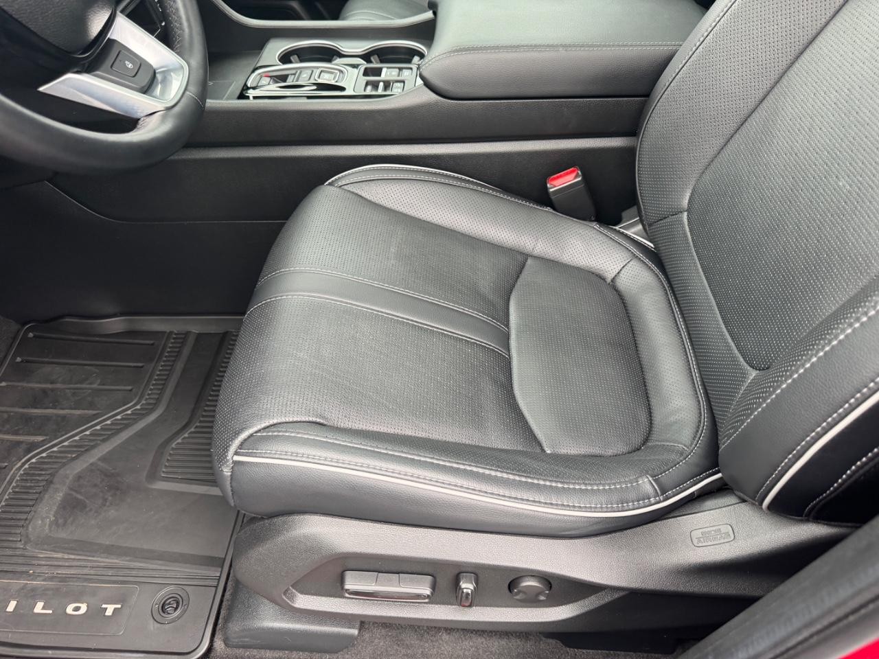Honda Pilot Vehicle Full-screen Gallery Image 20