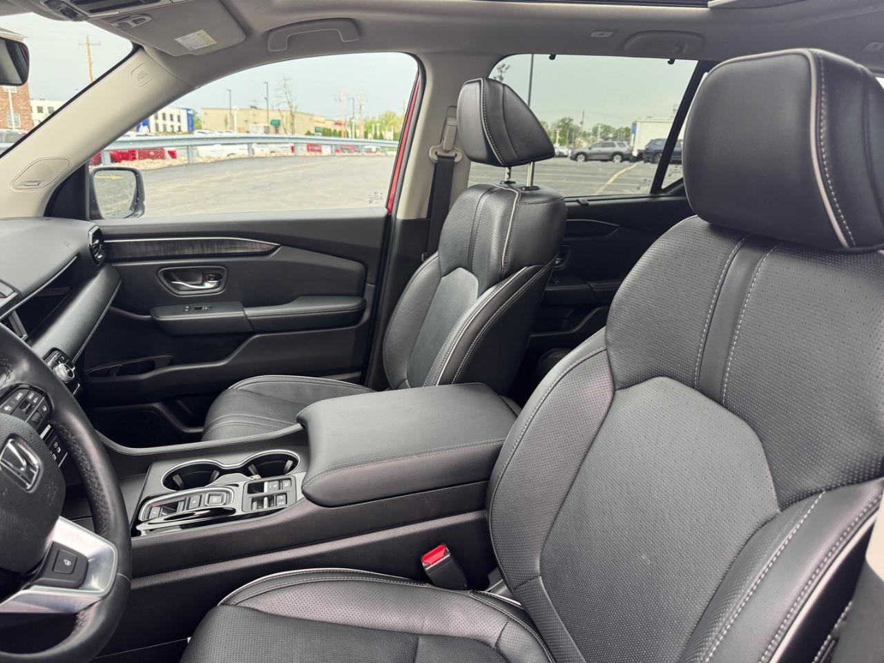 Honda Pilot Vehicle Full-screen Gallery Image 21