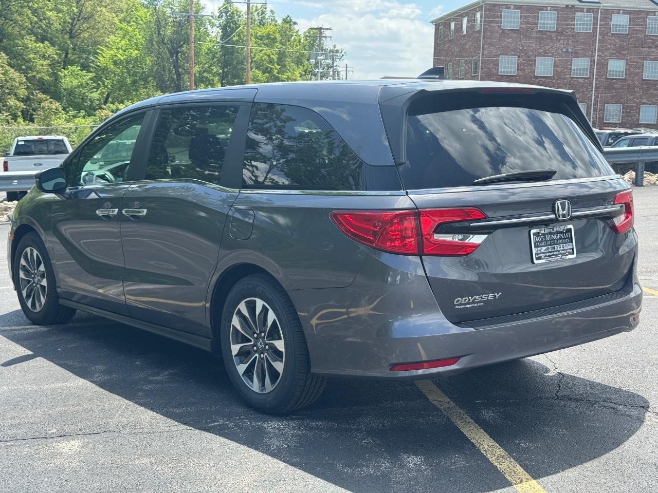 Honda Odyssey Vehicle Full-screen Gallery Image 09
