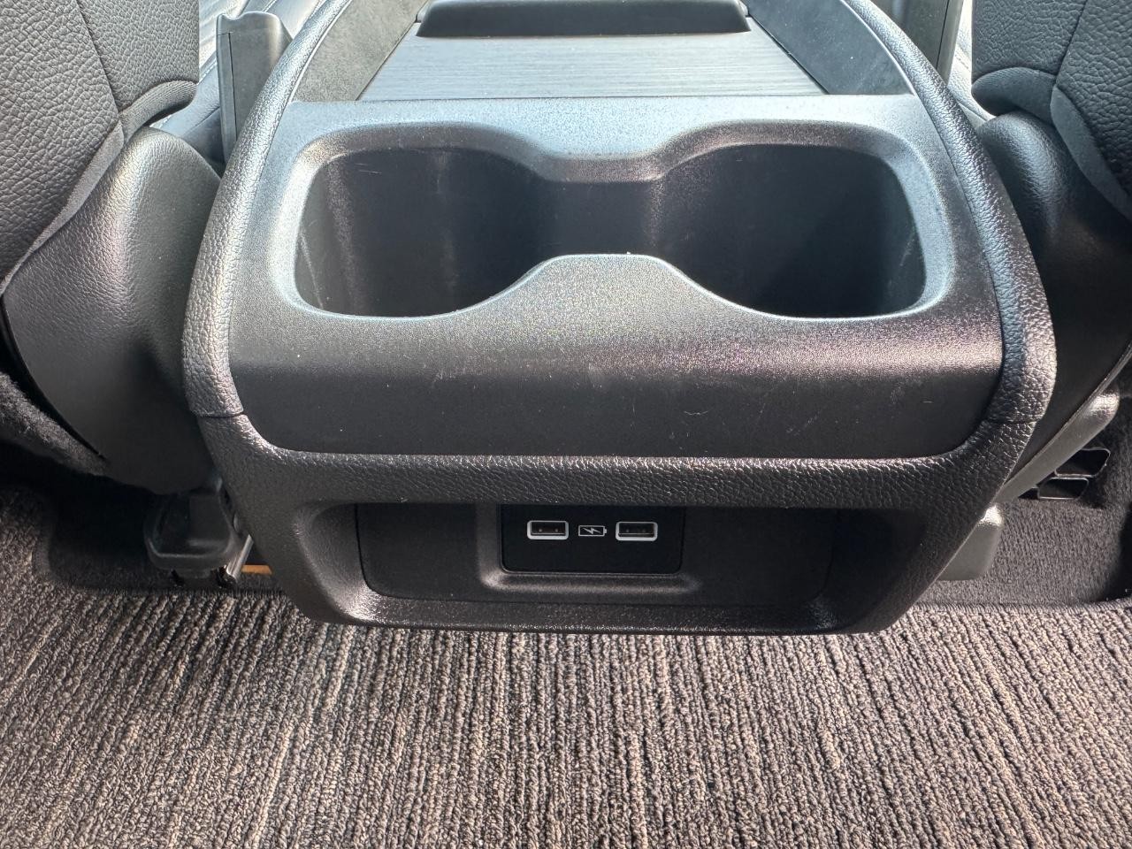 Honda Odyssey Vehicle Full-screen Gallery Image 16