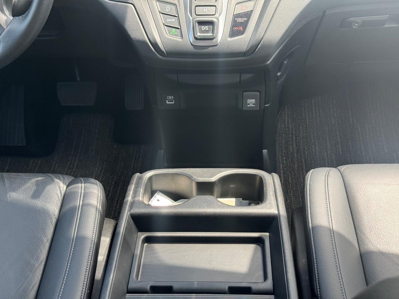 Honda Odyssey Vehicle Full-screen Gallery Image 18