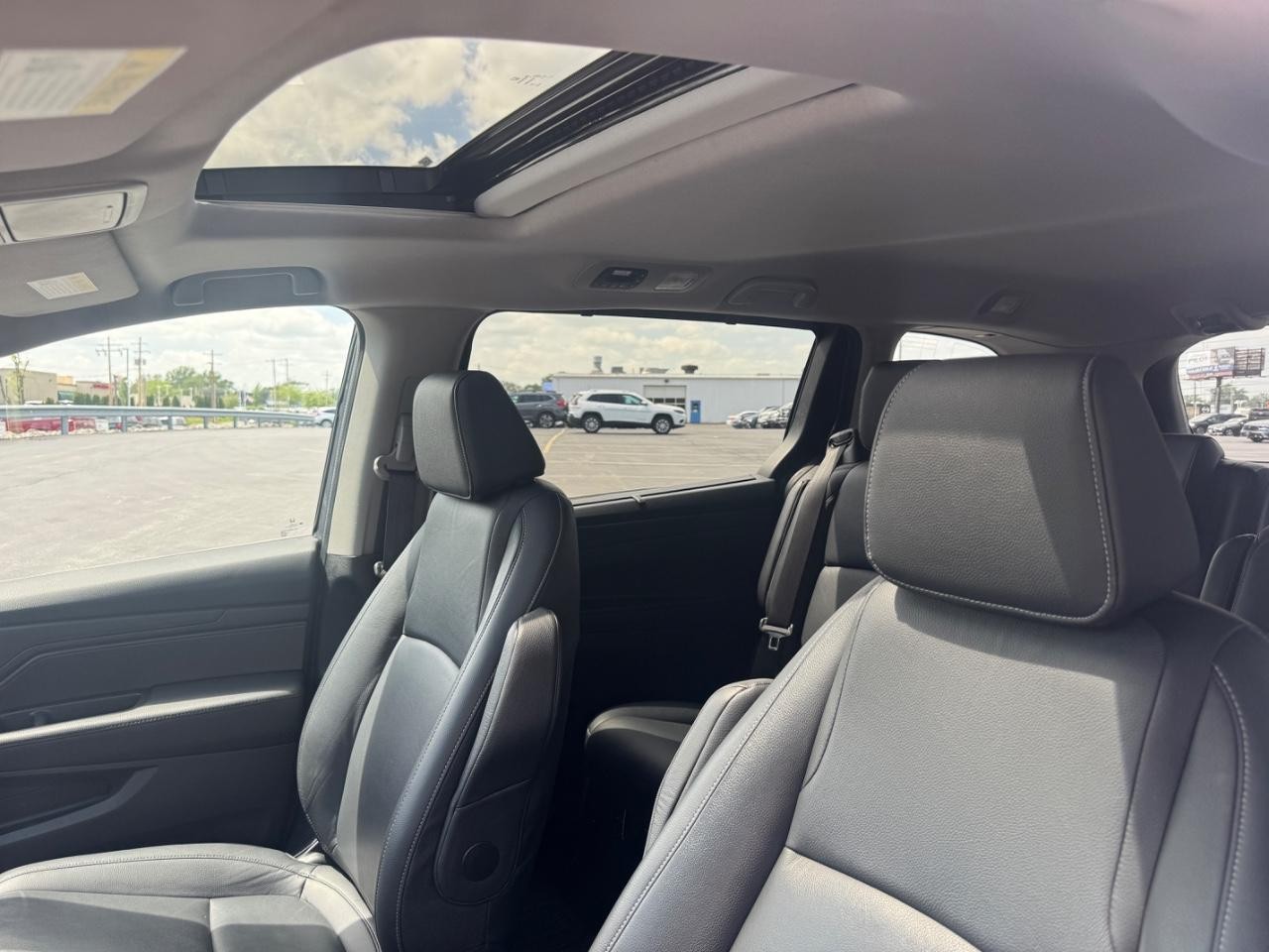 Honda Odyssey Vehicle Full-screen Gallery Image 21