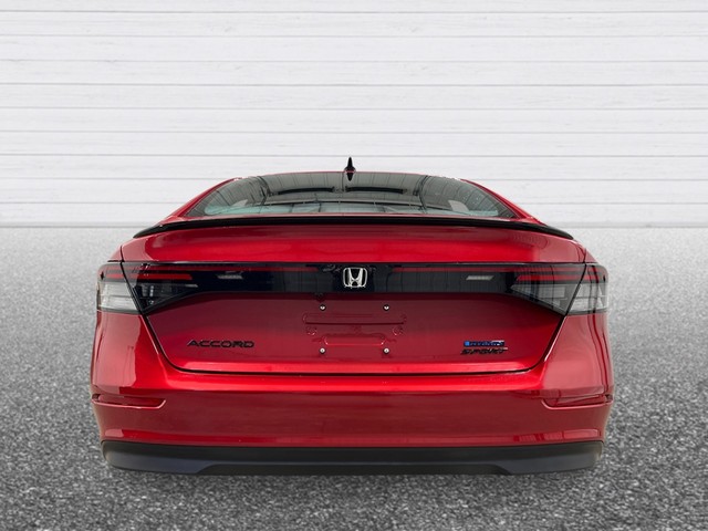 Honda Accord Hybrid Vehicle Full-screen Gallery Image 05