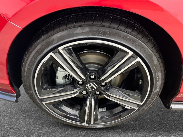 Honda Accord Hybrid Vehicle Full-screen Gallery Image 12