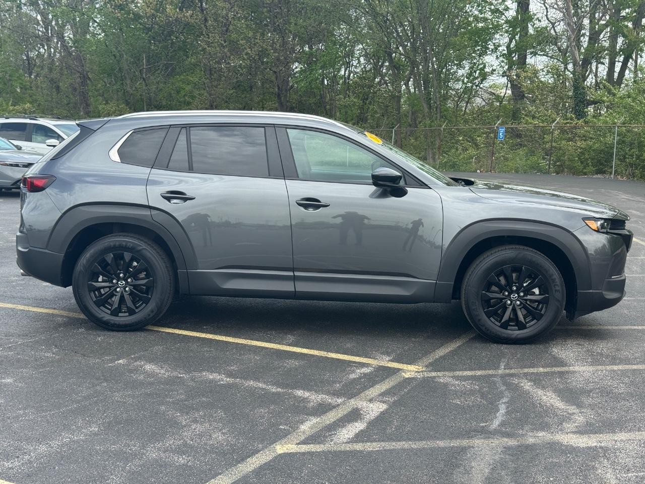 Mazda CX-50 Vehicle Full-screen Gallery Image 03
