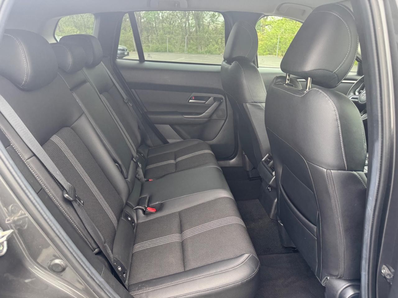 Mazda CX-50 Vehicle Full-screen Gallery Image 13