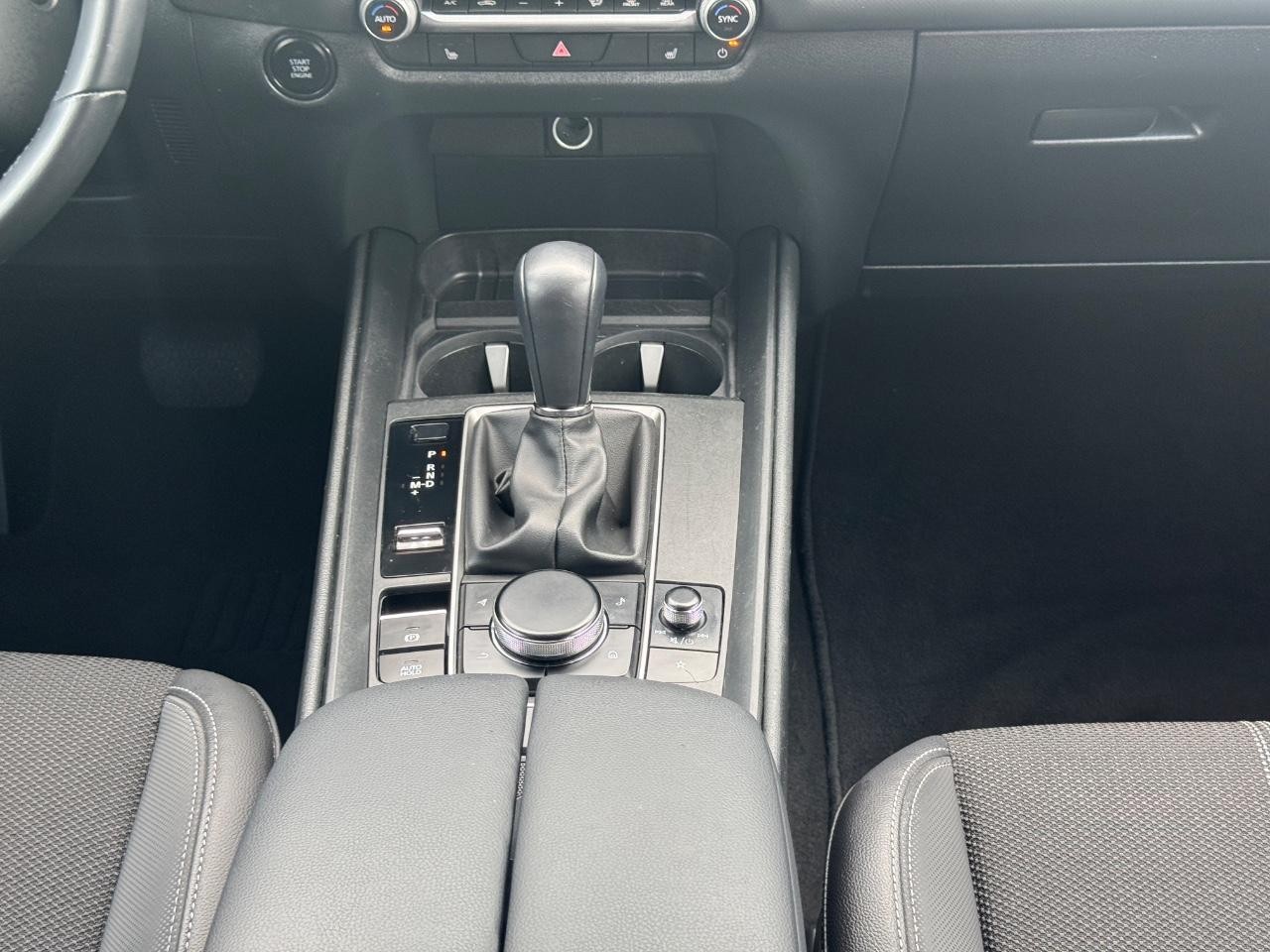 Mazda CX-50 Vehicle Full-screen Gallery Image 15