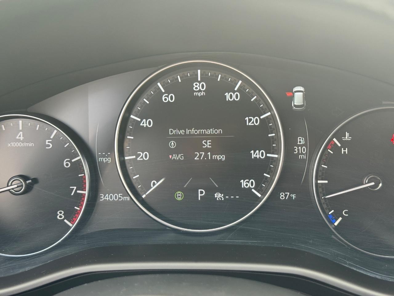 Mazda CX-50 Vehicle Full-screen Gallery Image 25